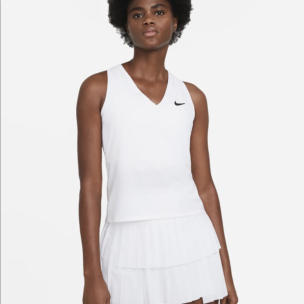 Nike tennis slim fit tank top COLOR IN BLACK